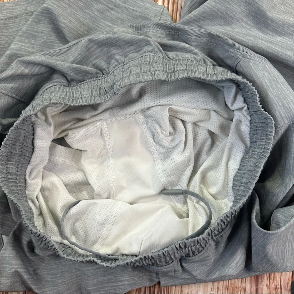 Lululemon Athletica Men's Gray Athletic Shorts Size Medium
